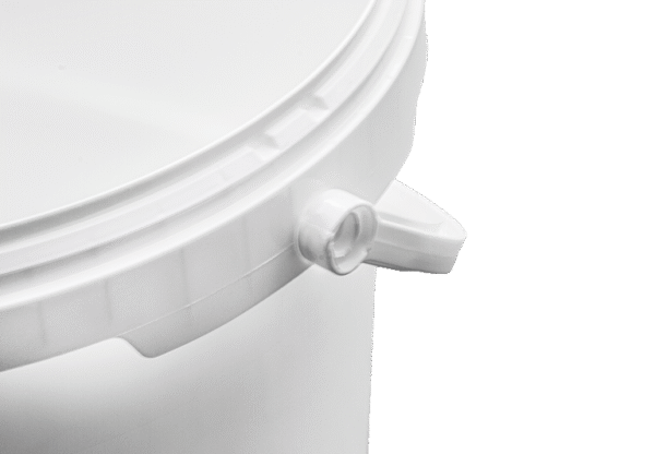 (3104)bidon, pp, blanc, 500ml, avec couvercle et anse plastique, avec fermeture de sécurité.1