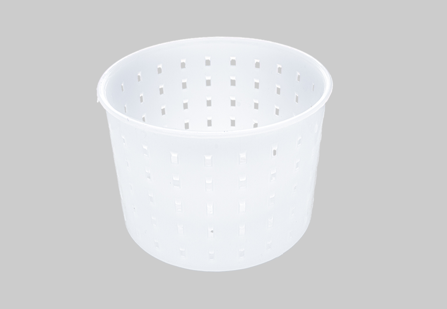 (3047)moule à pâte molle perforé fin, avec fond, dia. 135 108 mm haut. 123mm.3